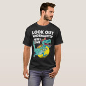 T-shirt Regardez le dinosaure de jardin d'enfants avec sac (Devant entier)