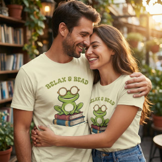 T-shirt Relax & Read Cute Frog on Books | Funny Bookworm 