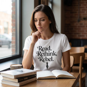 T-shirt Relire, Repenser, Typographie Rebelle Imprimée