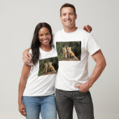 T-shirt Renardeau roux devant terrier Vulpes vulpes) (Unisexe)