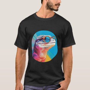 T-shirt Reptile à peau bleu portant des lunettes de soleil
