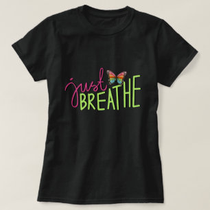 T-shirt Respire avec le papillon arc-en-ciel