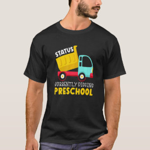T-shirt Retourner À L'École En Train De Creuser Des Garçon