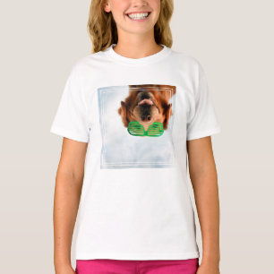 T-shirt Retriever d'or avec lunettes de soleil vertes