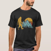 T-shirt Retro Bigfoot Mountain Adventure (Devant)