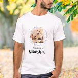 T-shirt Retro Chien GRANDPA Personnalisé Chiot Animaux de<br><div class="desc">Grand-père de chien ... Surprenez votre grand-père de chien préféré cette Fête des pères, Noël ou son anniversaire avec ce super mignon t-shirt personnalisé photo animal de compagnie. Customisez cette chemise de grand-père chien avec les photos préférées de votre chien, et le nom. Ce T-shirt chien papy est un must...</div>