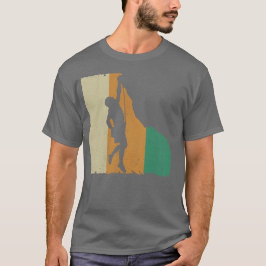 T-shirt Retro Distressed Rock Climbing funny (Devant)