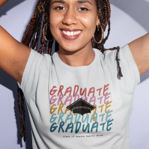 T-shirt Retro Rainbow Typography Graduate Class of 2023