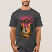 T-shirt Retro UFO Cow Alien Forest Scene Funny Sci-Fi (Devant)
