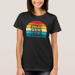 T-shirt rétro vintage la plage appelle l'ambiance estivale