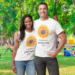 T-shirt Réunion de la famille des tournesols<br><div class="desc">Ce T-shirt Family Reunion est décoré d'un tournesol jaune aquarelle. Facile à personnaliser. Aquarelle originale © Michele Davies.</div>