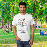 T-shirt Réunion familiale personnalisée<br><div class="desc">Cet élégant T-shirt de la famille des Retrouvailles est orné d'un arbre généreux en mosaïque. Facilement personnalisable avec votre nom de famille et l'année de votre réunion. Parce que nous créons notre propre oeuvre,  vous ne trouverez pas cette image exacte d'autres designers. Mosaïque originale © Michele Davies.</div>