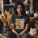 T-shirt Rêves de Tournesol<br><div class="desc">T-shirt Sunflower Catnip Dreams - Ce chef-d'oeuvre absolu d'un t-shirt est un tour ludique sur les toiles de tournesol emblématiques de Van Gogh. Imaginez un chat curieux niché parmi des tournesols vibrants, reniflant joyeusement les fleurs. Cette chemise de charme mêle l'art classique à la fantaisie moderne, capturant la joie d'un...</div>