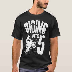 T-shirt Riding Into 5 Drôle Dirt Vélo cinquième Anniversai