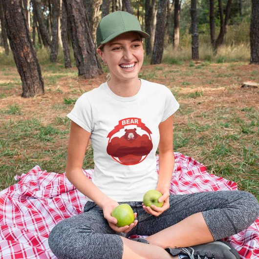 T-shirt robuste de l'ours rouge