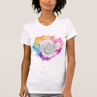 T-shirt Rose blanche avec Arrière - plan arc-en-ciel