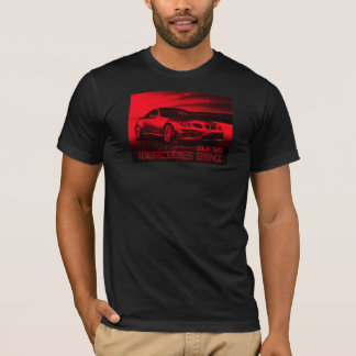 T-shirt rouge de Mercedes