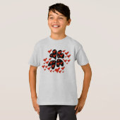 T-shirt Rouge sur les coeurs noirs (Devant entier)