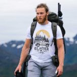 T-shirt Route du parc national du Glacier vintage Montana<br><div class="desc">Design vintage Glacier National Park Road Trip Montana. Super vêtements design pour les personnes qui aiment le camping en plein air, camping, randonneur, randonnée, voyage en voiture, voyage en famille, voyage d'été. Une excellente illustration de voyage en voiture avec un style de vieille école fait également une idée de cadeau...</div>