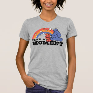 T-shirt Rue Sésame   Elmo & Cookie Take a Moment