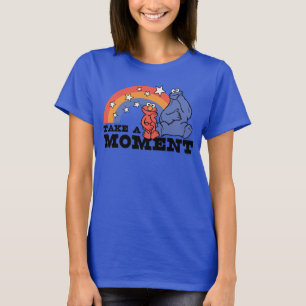 T-shirt Rue Sésame   Elmo & Cookie Take a Moment