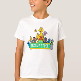 T-shirt Rue Sésame   Tout autour de l'enseigne de la rue S
