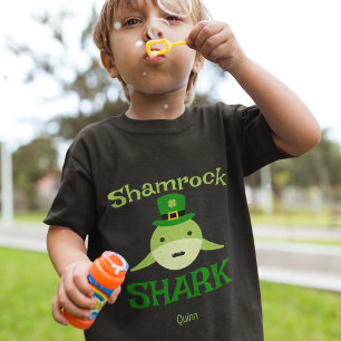 T-shirt Saint-Patrick de requin shamrock