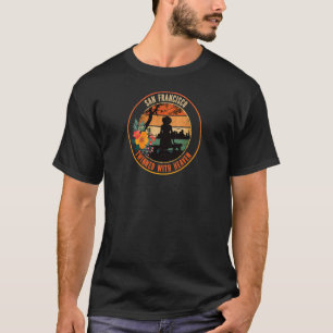 T-shirt San Francisco Jumelé Avec Le Ciel Vintage Retro