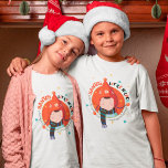 T-Shirt Santas Little Helper mignonne texte enfant Noël<br><div class="desc">Si vous êtes la mère ou le père d'une petite fille excitée qui attend avec impatience les festivités et désireux d'aider dans les préparatifs font en sorte qu'il soit officiel avec ce joli design d'une fille en casquette laineux, foulard et typographie Père Noël Little Helper courbé autour du haut du...</div>