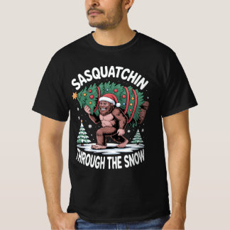 T-shirt Sasquatchin à travers la neige