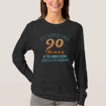 T-shirt Sassy 90th Birthday Attitude<br><div class="desc">Une drôle d'idée cadeau d'anniversaire pour les femmes qui fêtent un âge marquant et ont de la grâce au monde avec leur présence.</div>