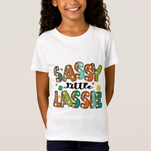 T-Shirt Sassy Little Lassie Cute Jour de la Saint Patrick  (Devant)