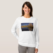 T-shirt Science World et CBD reflétés dans False Creek, (Devant entier)