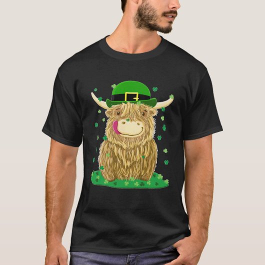 T-shirt Scottish Highland Cow With Shamrocks St Patrick's  (Devant)