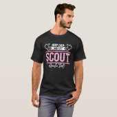 T-shirt Scouter Gardez le calme et laissez Scouter Manipul (Devant entier)