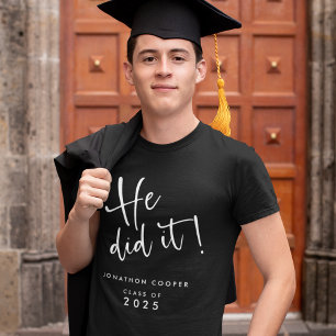 T-shirt Script Blanc Moderne Il L'A Fait Nom 2023 Graduati