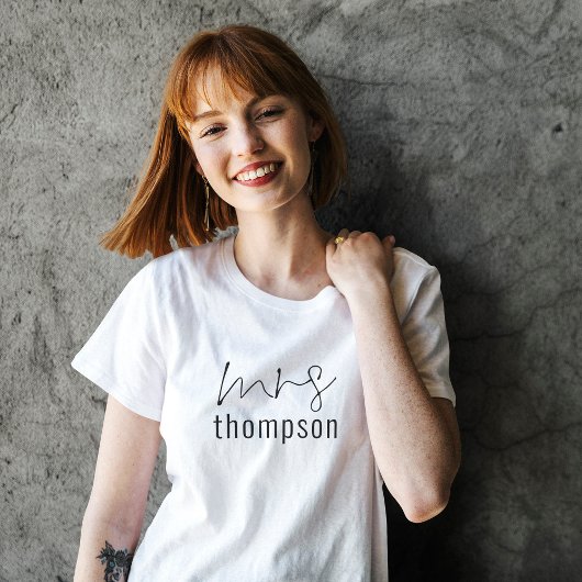T-shirt Script moderne Nom Mme Nom