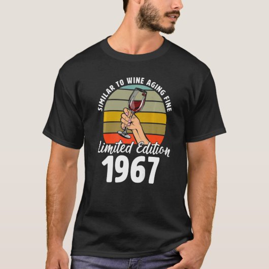 T-shirt Semblable au vieillissement du vin fin né en 1967 (Devant)