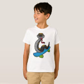 T-shirt Serpent comme patineur avec skateboard (Devant entier)
