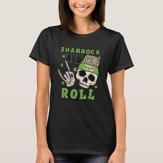 T-shirt Shamrock and Roll Funny Skeleton Hand Rocker St Pa (Devant)
