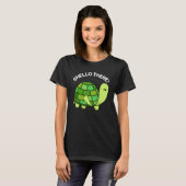 T-shirt Shello There Funny Tortoise Pun Dark BG (Devant entier)