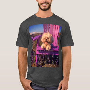 T-shirt Shih Tzu se relaxant sur un fauteuil Adirondak, le