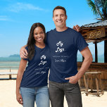 T-shirt signature du logo de l'entreprise bleu marine<br><div class="desc">T-shirt bleu marine,  texte blanc. Personnalisez et ajoutez le logo de votre entreprise,  un texte et un nom,  une signature (ou supprimez si vous ne le souhaitez pas)</div>