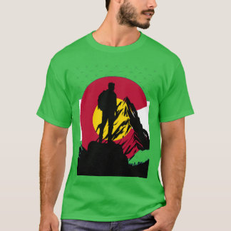 T-shirt Silhouette d'alpiniste devant le drapeau du Colora
