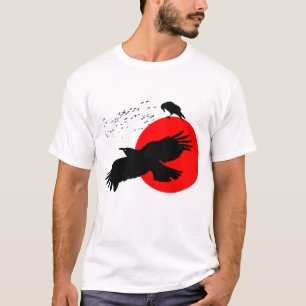 T-shirt Silhouette du Crow volant contre Soleil rouge écar
