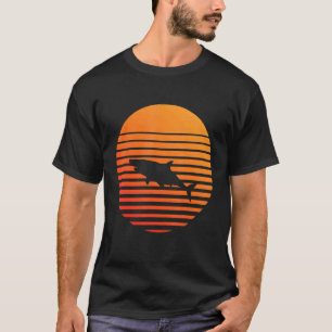 T-shirt Silhouette Ombre Requin Devant Un Soleil