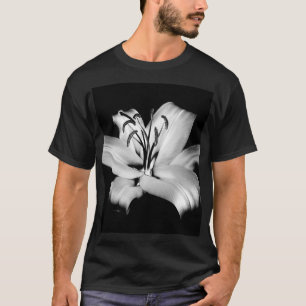 T-shirt Silver Lily : Élégance Florale Monochrome.
