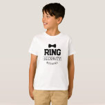 T-shirt Simple Funny Ring Sécurité Mariage Favor Enfant<br><div class="desc">Ce mignon t-shirt enfant mariage fait le cadeau parfait pour la sécurité de votre bague le jour de votre mariage! Il présente une illustration d'une cravate arc avec la légende "Sûreté de l'anneau". Cette broche peut être facilement customisée avec votre nom.</div>