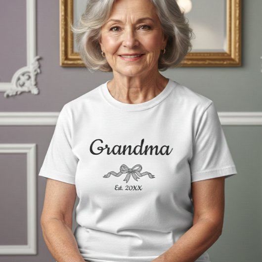 T-shirt Simple Script Bow Grandma Est. Year White Text