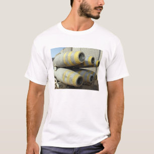 T-shirt Six bombes GBU-12 sont dans un rack